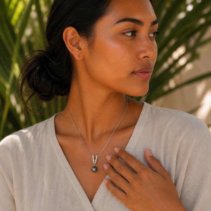 Delia Necklace